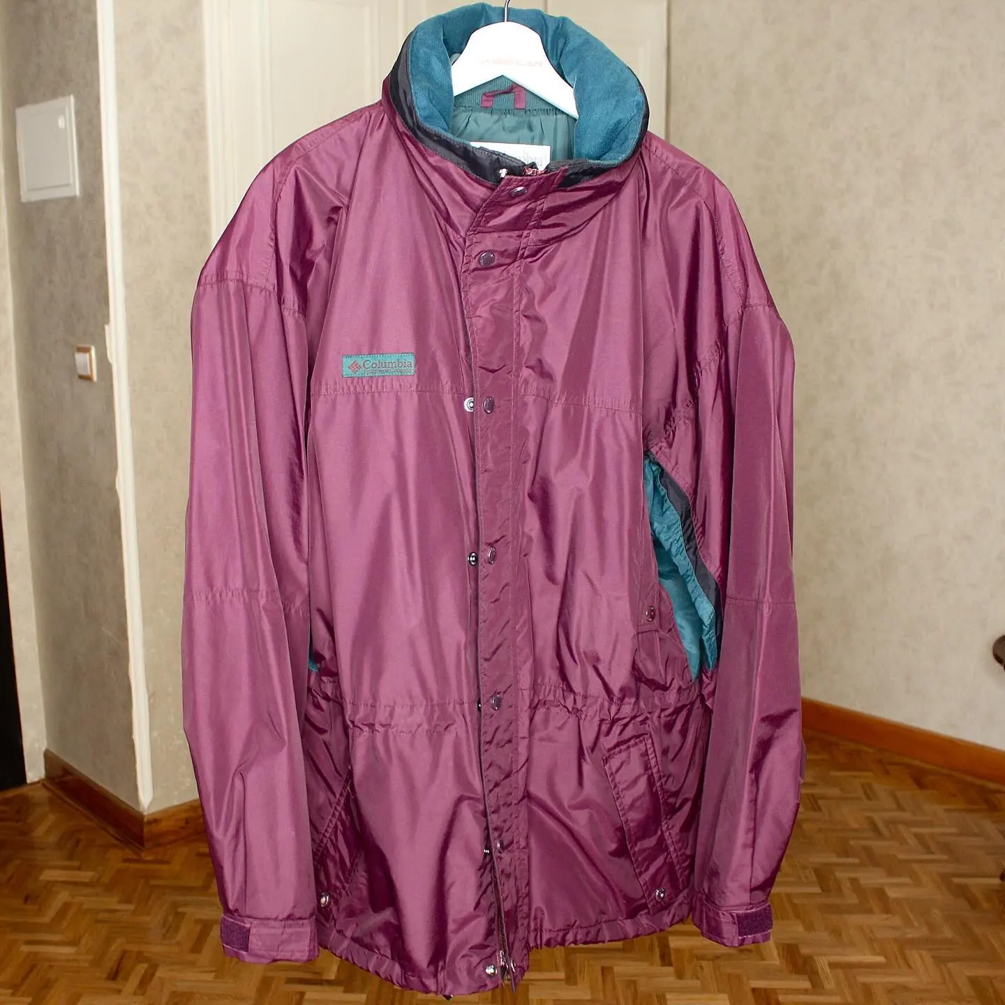 Vintage Columbia Sportswear Men’s Burgundy and Green Coat (to better understand the color, please refer to the last slide), view 3 of 10