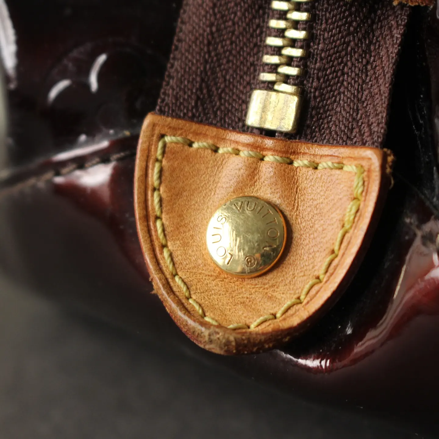 Louis Vuitton Monogram Vernis Rosewood Avenue Handbag in Burgundy, view 4 of 5